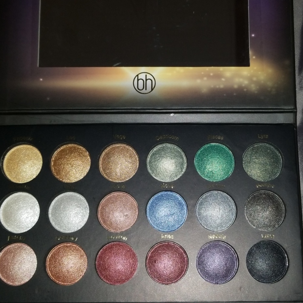 BH Cosmetics SuperNova 18 Color Baked Eyeshadow Palette
